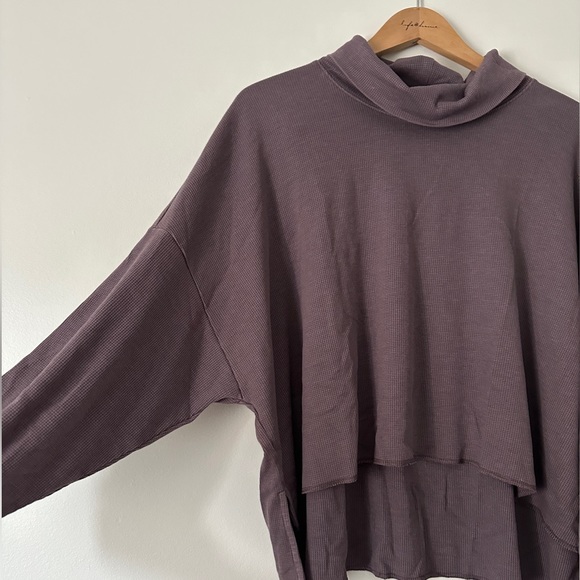 waffle knit long sleeve. - Picture 1 of 4